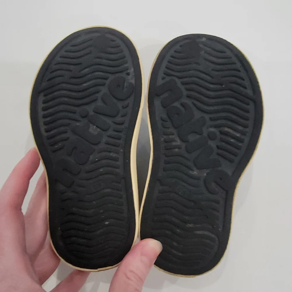 Native Jefferson Kids Black Water Shoes Size US 9
